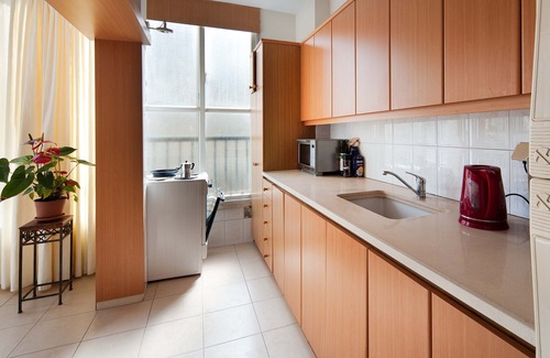 Old North Apartment | SEA-VIEW JUST "A CAT'S JUMP" 100 meters TO METZIZIM &HILTON BEACHES
