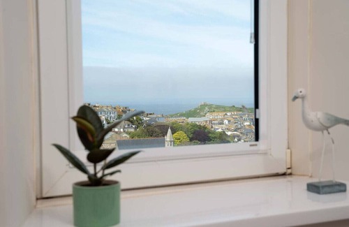 St Ives Apartment | Sea View Modern 1BR Apartment near to centre