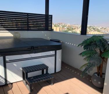 Eilat Apartment | Sea view penthouse Private rooftop jacuzzi