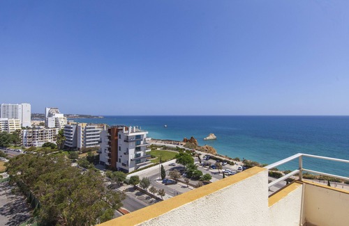 Praia da Rocha Apartment | Sea View & Pool by Praia da Rocha