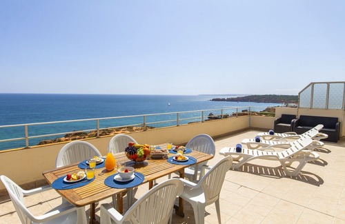 Praia da Rocha Apartment | Sea View & Pool by Praia da Rocha