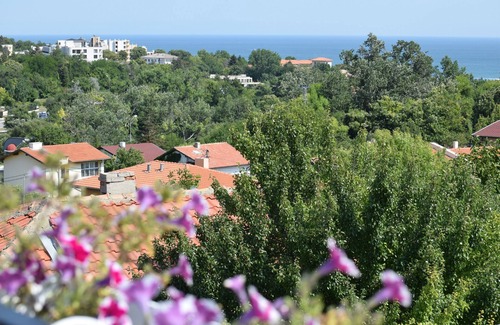 Balchik Villa | Sea view, Private Heated Pool, Luxury Villa, Botanical Gardens walking distance.