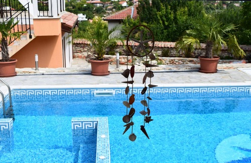 Balchik Villa | Sea view, Private Heated Pool, Luxury Villa, Botanical Gardens walking distance.