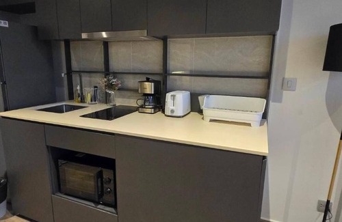 Pratumnak Hill Apartment | Sea View Room Luxury Amenities