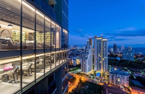 Pratumnak Hill Apartment | Sea View Room Luxury Amenities