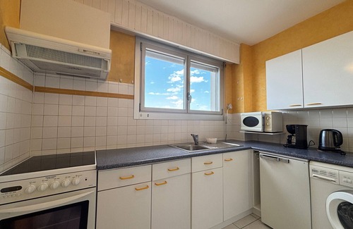 Les Sables d'Olonne Apartment | Sea view studio with parking at Les Sables-d'Olonne