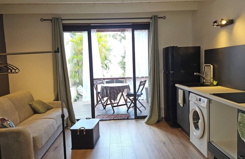Bois de Nefles Apartment | Sea-view studio ideally located for touring the island, with shops close by.