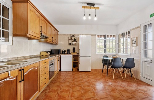 Santa Cruz Villa | Sea View Villa by Madeira Sun Travel