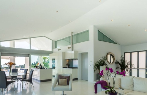 Salobrena Villa | Sea View Villa with Heated Pool and Wheelchair Accessible