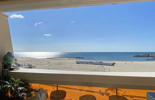 Palavas-les-Flots Apartment | SEA VIEW, walk-through apartment, air-conditioned