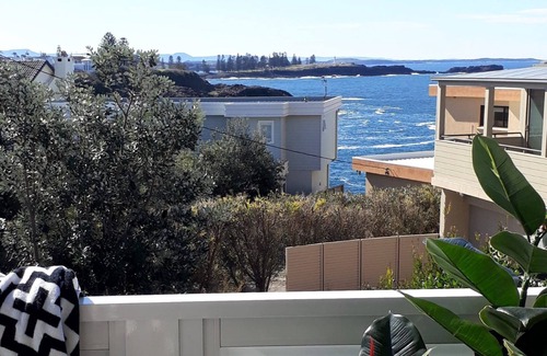 Kiama Apartment | Sea View-Waterfront @Little Blowhole on the Coastal Walk