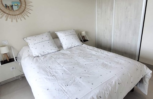 Sainte-Marie-Plage Apartment | Sea view with large terrace, swimming pool, at the foot of the Pyrenees