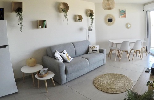 Sainte-Marie-Plage Apartment | Sea view with large terrace, swimming pool, at the foot of the Pyrenees