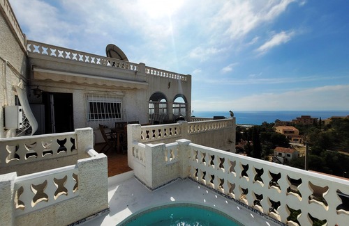 Coveta Fuma Ski Chalet | Sea views, air-co. WIFI, small pool.