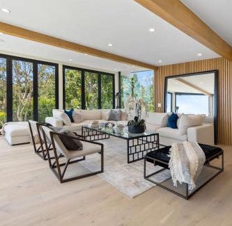 Central Malibu Villa | Sea Vista