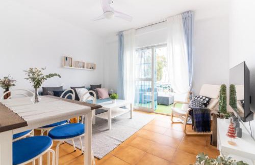 Las Acacias Apartment | Sea & Wave Pedregalejo Beach Apartment