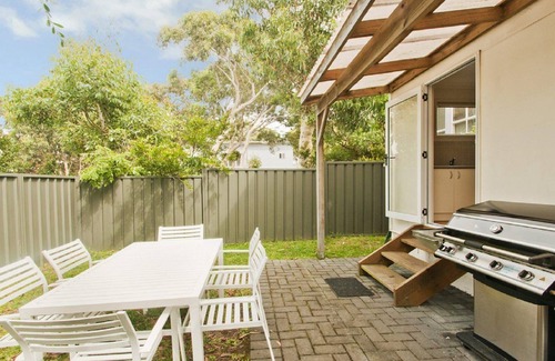 Callala Beach House | Sea Whispers – minutes walk to beach