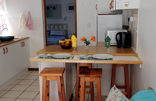 Nature's Valley Apartment | Sea Why is a self-catering apartment in Nature's Valley , 5 min from the beach