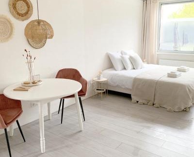 Den Burg Bed & Breakfast | Sea you soon