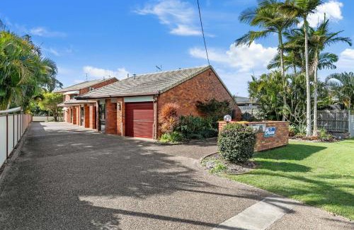 Urangan House | Seabatical on Cypress
