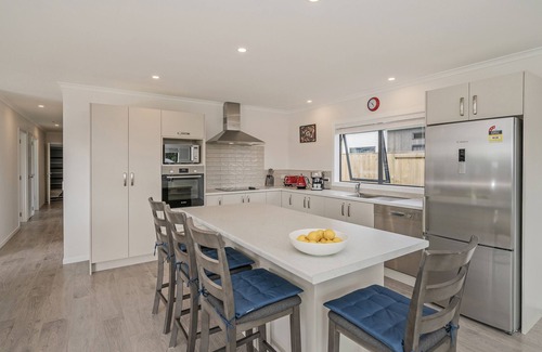 Cooks Beach House | Seabliss - Cooks Beach Holiday Home