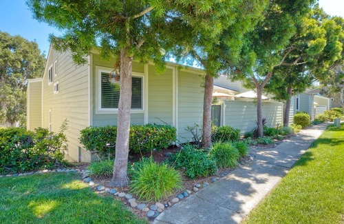 Leucadia House | Seabluffe Gated, Beach-Front community! Lovely townhome sleeps 7. Walk to Beach!