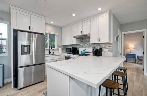 Carlsbad Village Condo | Seabreeze 1BR | Walk to Sand, Pet Friendly, Parking + Fire Pit Access