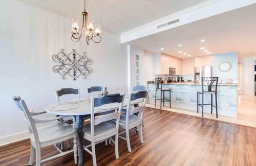 Biloxi Condo | Seabreeze 2 Bed Condo - On the Beach, Biloxi, MS