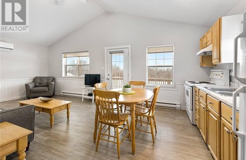Cap-Pele Cottage | Seabreeze Chalet w/beach access