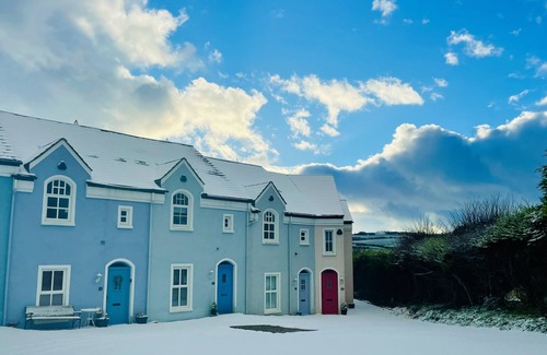 Bushmills Cottage | Seabreeze Cottage, a lovely cottage, only a 2 mile walk to the Giant's Causeway.