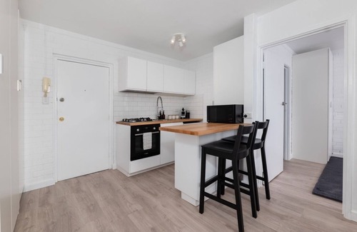 Mosman Park Apartment | Seabreeze Escape – Stylish 1BR Apartment Close to Beach & River