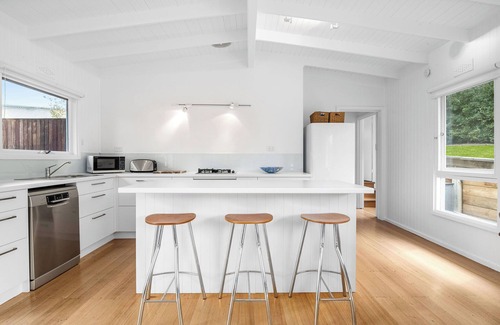 Portsea House | Seabreeze Portsea : 4 BR, 2 BA House in Portsea, Sleeps 9