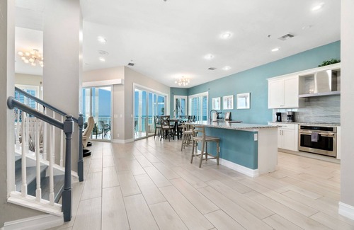 Bonita Springs House | Seabreeze | The perfect tropical family vacation home getaway!