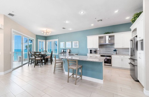 Bonita Springs House | Seabreeze | The perfect tropical family vacation home getaway!