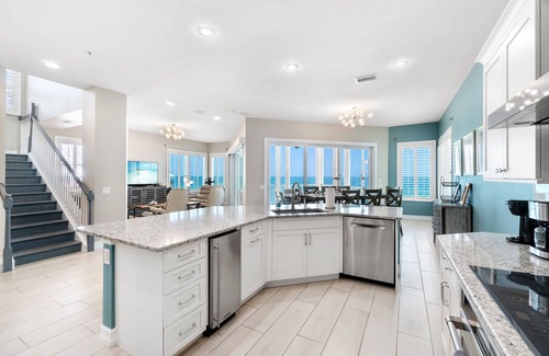 Bonita Springs House | Seabreeze | The perfect tropical family vacation home getaway!