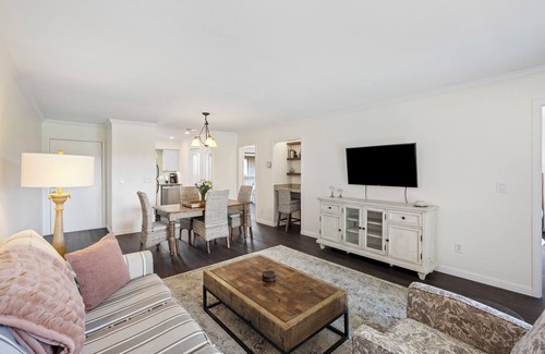 Seabrook Island Condo | Seabrook Getaway, Tennis Court View! Club and Pool Access!