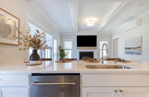 Seabrook House | Seabrook's At Last, a loft in Town Center!