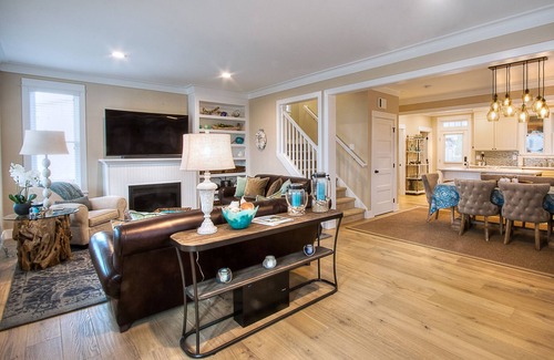 Seabrook House | Seabrook's Bella Vita: Oceanview, Dog Friendly!