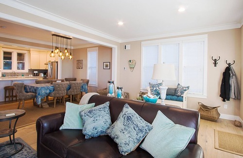 Seabrook House | Seabrook's Bella Vita: Oceanview, Dog Friendly!