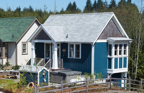 Seabrook House | Seabrook's Flotsam House, a cozy home with a private hot tub!