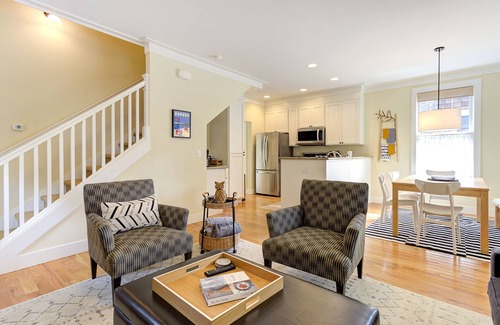 Seabrook House | Seabrook's Havsstuga: Dog Friendly, Hot Tub!