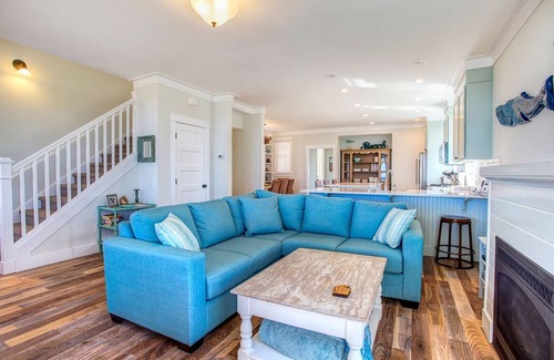 Seabrook House | Seabrook's Ocean Tails: Dog Friendly, Hot Tub!