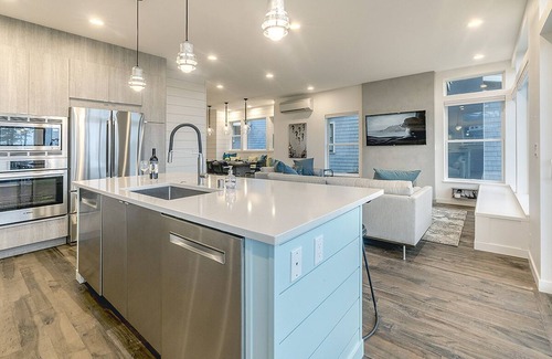 Seabrook House | Seabrook's RoShamBo: Oceanview, Dog Friendly