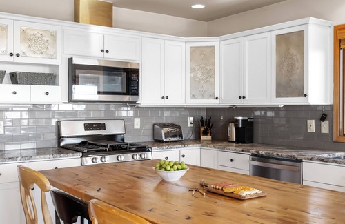 Oak Harbor House | Seacliff Haven | Waterfront Luxury, Stunning Views, Hot Tub & Game Room