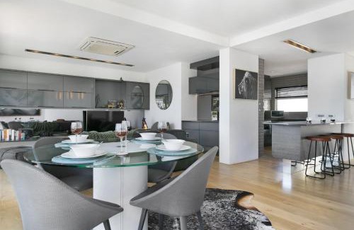 Bantry Bay Apartment | Seacliffe 502 by Host Agents