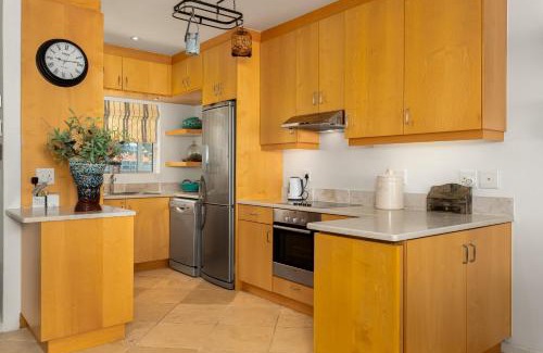 Bantry Bay Apartment | Seacliffe 506