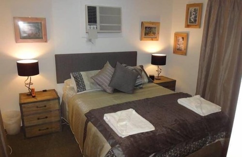 Leeman House | "Seaclusion" - Fully renovated 4 bedroom house