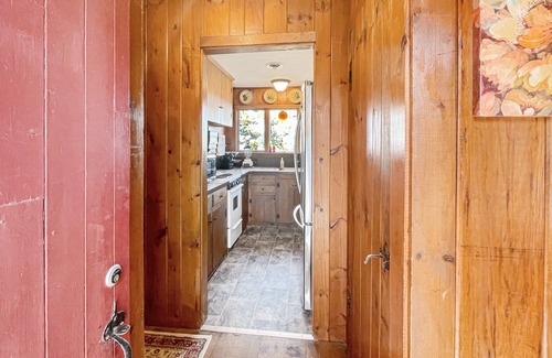 Cape Neddick House | Seacoast Sanctuary - Warm and inviting cottage with uninterrupted oceanfront