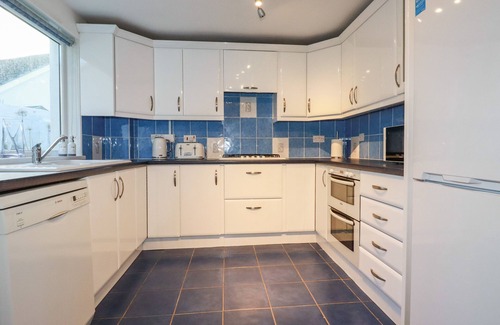 Crantock House | SEACROFT, pet friendly, country holiday cottage in Crantock