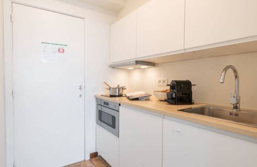 Oostduinkerke-Bad Apartment | Seaflower - studio with seaview in Oostduinkerke